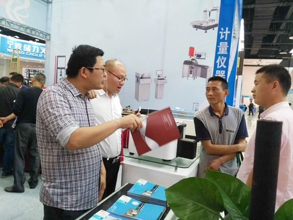 創想儀器攜帶直讀光譜儀與當地經銷商儀器一起參加了此次盛會 創想儀器攜帶直讀光譜儀與當地經銷商儀器一起參加了此次盛會