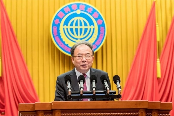 省委常委、市委書記李小敏在開幕式上講話